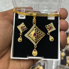 Gold Pendant Set